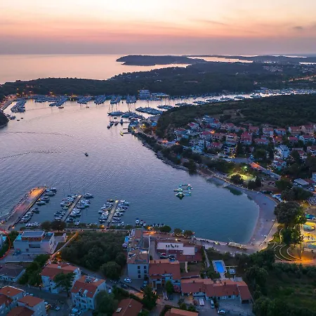 Beautiful By The Sea * Pjescana Uvala