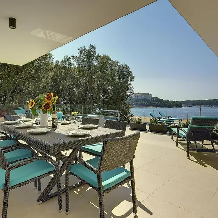Beautiful By The Sea Villa *