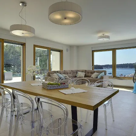 Villa Beautiful By The Sea