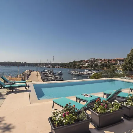 Villa Beautiful By The Sea